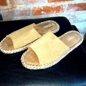 NWT! Toms!! Slide Espadrilles